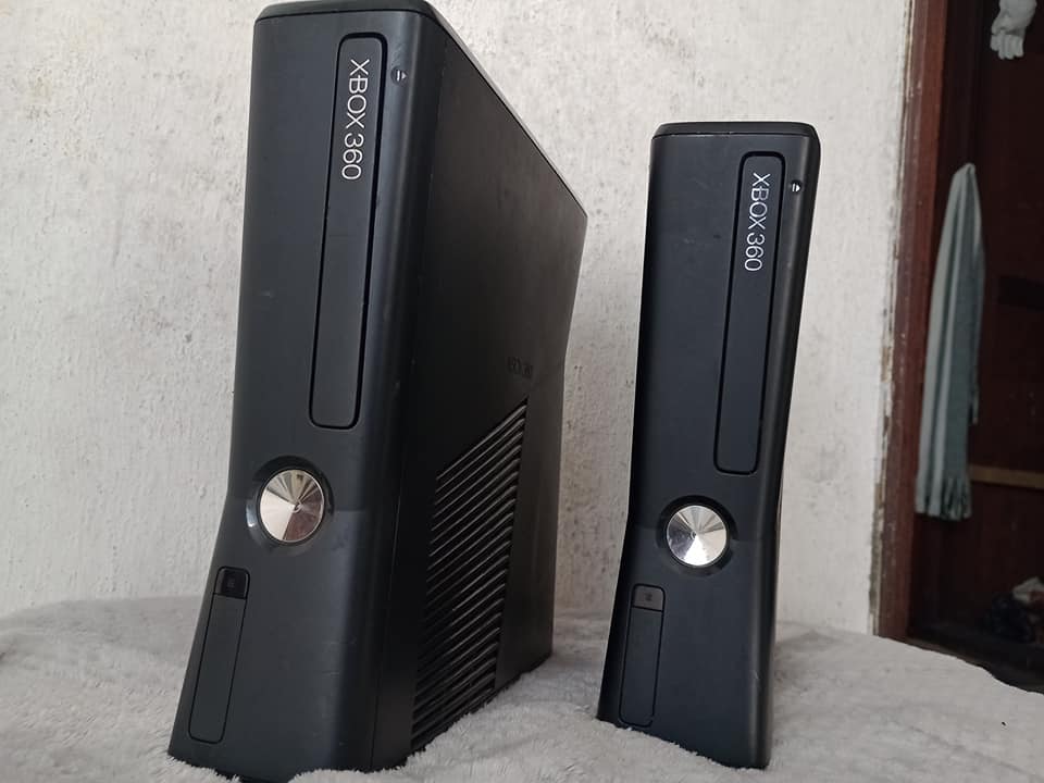 Xbox 360 slim, para repuestos las dos consolas por Q350