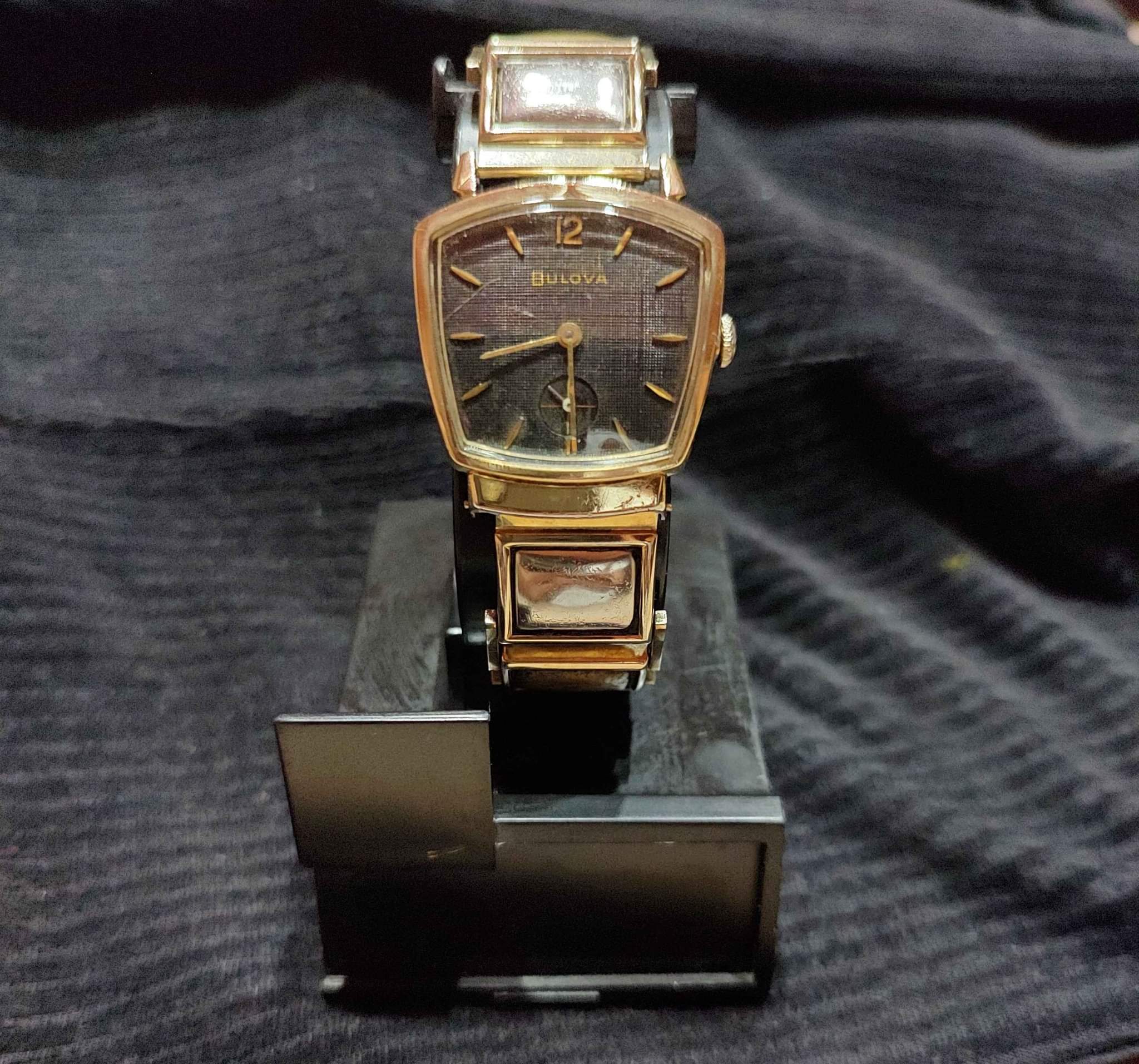 Reloj BULOVA antiguo oro 10k
