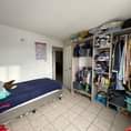 Puede ser una imagen de habitación