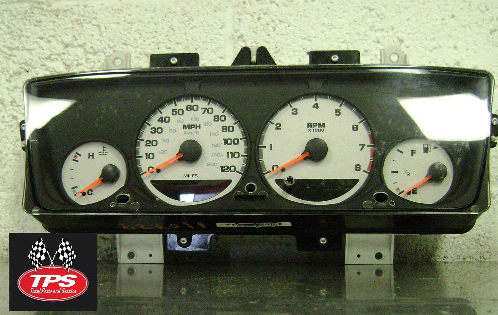 Cuadrante (tablero de agujas) de Honda CRV 01.
 Precio: Q600.
 Teléfono: 7926-10