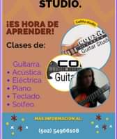 Puede ser una imagen de 1 persona, guitarra y texto que dice "STUDIO. ¡ES HORA DE APRENDER! Clases de: Cofiño studio LடLEட Studi Guitar CU公 1 CO Guit Guitarra. Acústica. Eléctrica Piano. Teclado. Solfeo. MÁS INFORMACIÓN AL: (502) 54966108"