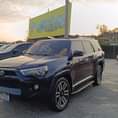 Puede ser una imagen de automóvil, jeep y texto