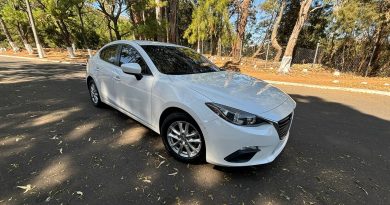 Mazda 3 
 Modelo 2016
 Motor 2.0cc
 Automático
 Tapicería de tela
 Todas las bol
